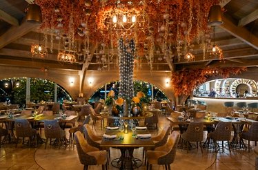 Dining area of the Restaurant Rotonda in Romania.