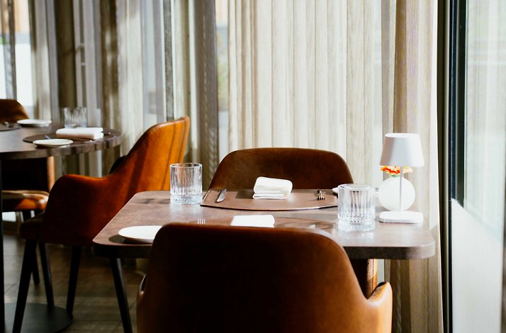 Modern interior of Restaurant Marrees.