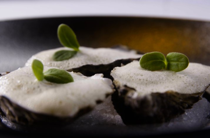 Oysters served in Villa La Ruche restaurants