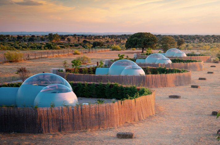 Sleep under the stars in a private outdoor moon room with dinner in Toledo: In Hormigos, Spain A panoramic view of the outdoor area of Miluna Open Nature Rooms.