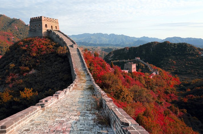Gubeikou section of the Great Wall of China during day light.