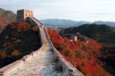 Gubeikou section of the Great Wall of China during day light.