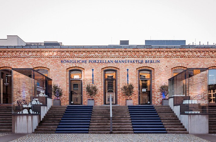 Entrance to the Königliche Porzellan-Manufaktur.