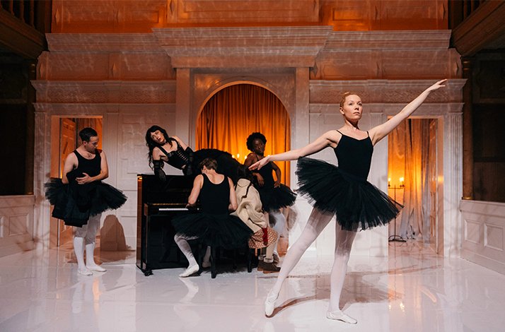 An ensemble of actor performing A Midsummer Night's Dream at Shakespeare's Globe.