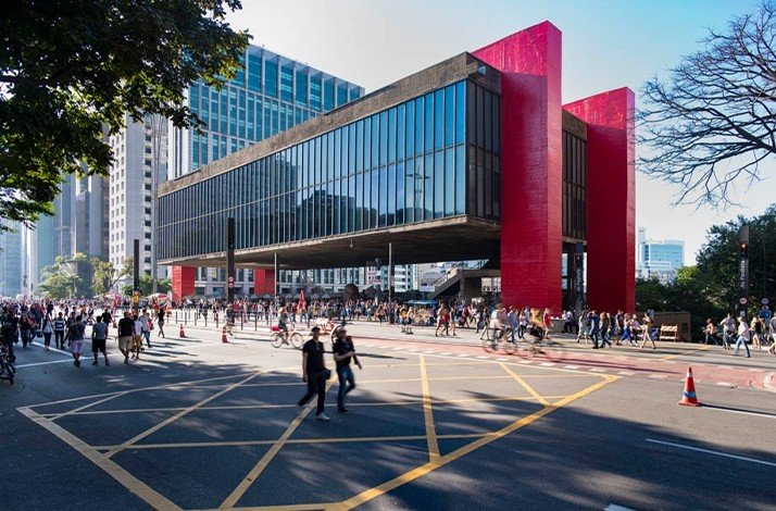 Outdoor building of the Museum of Art of São Paulo Assis Chateaubriand in São Paulo, Brazil.
