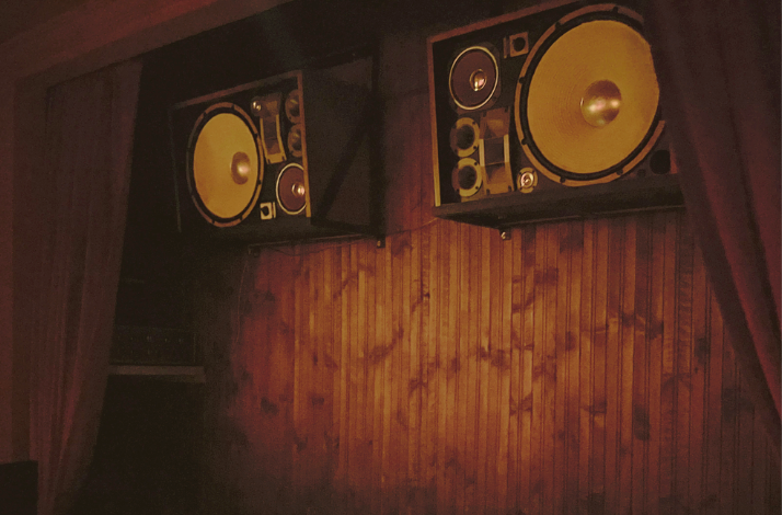 Rare vintage hi-fi sound system featuring two 1979 Kenwood speakers,