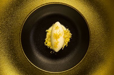 A seasonal gourmet meal showcasing Marche's finest flavours, with exquisite wine pairings