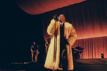 Promotional banner for Giveon Dear Beloved The Tour