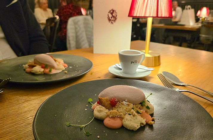 Wonderfully plated dessert at restaurant Weinhaus Neuner.