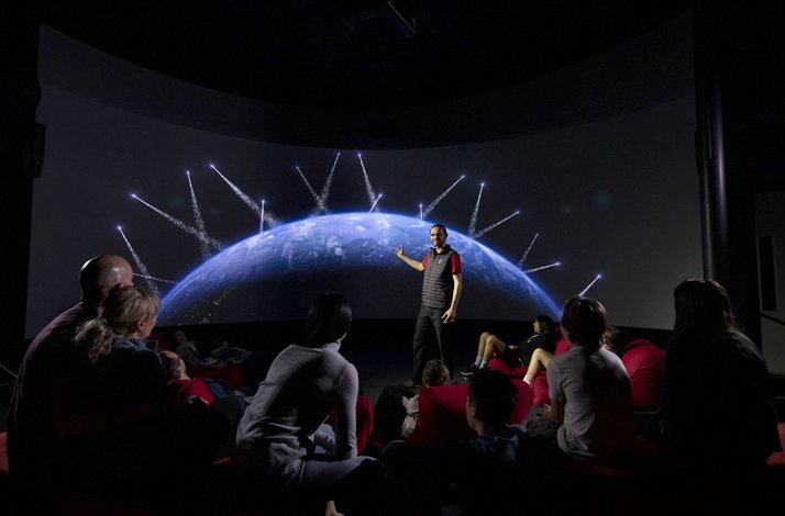  A Global astro-tourism leader in the Aoraki Mackenzie International Dark Sky Reserve showing the latest virtual technology