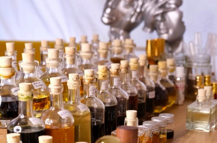 Number of samples of eco-friendly perfumes by Crispy