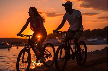 Disfruta de una aventura en bicicleta eléctrica por Aruba al atardecer, con bocadillos y bebidas