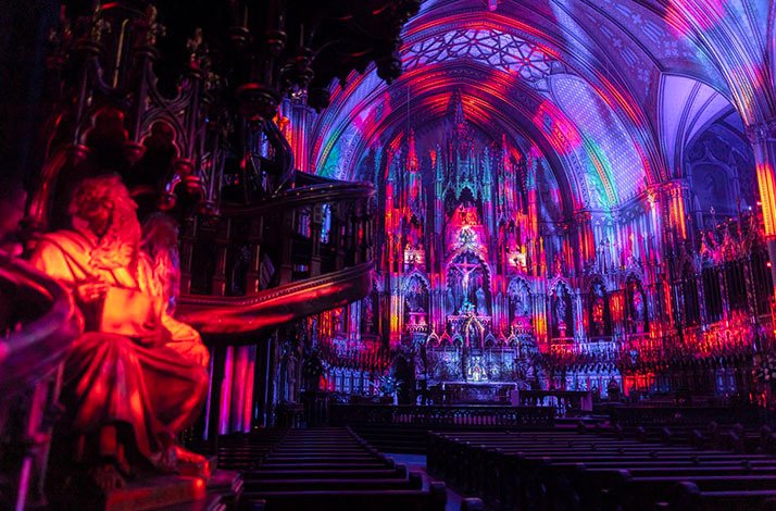 The fascinating and colorful atmosphere at Notre-Dame Montreal