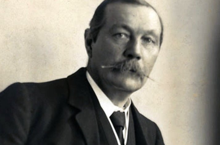 Arthur Conan Doyle black and white photo,