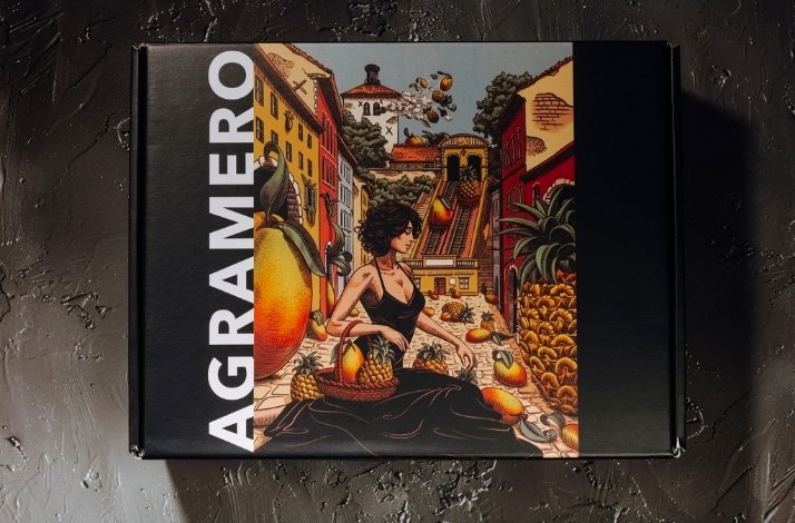 View from the top of a black case branded as Agramero.