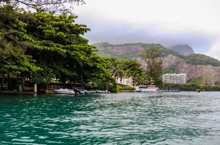 Beach House Ilha da Gigóia has a garden, shared lounge, a restaurant and bar in Rio de Janeiro.