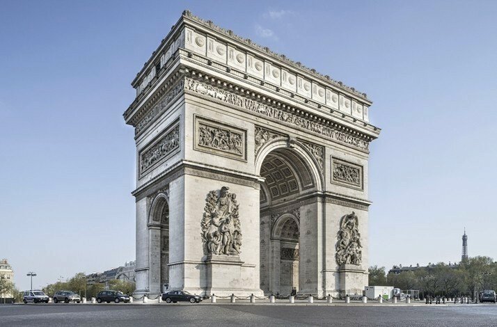 Outside view of Arc de Triomphe.