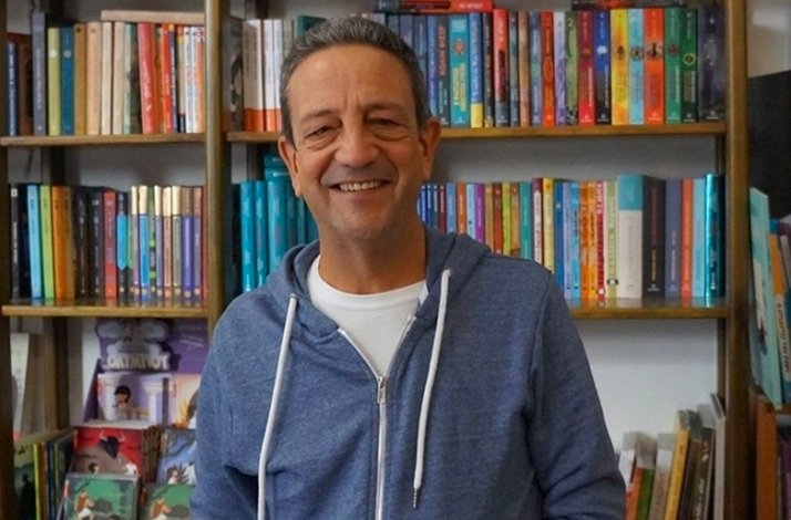 A photo of Athenian writer and journalist, Kostas Stoforos.