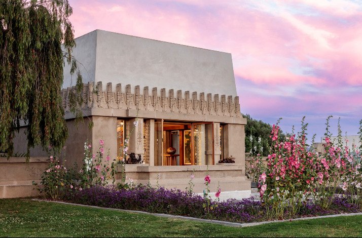Exterior of Frank Lloyd Wright's Hollyhock House