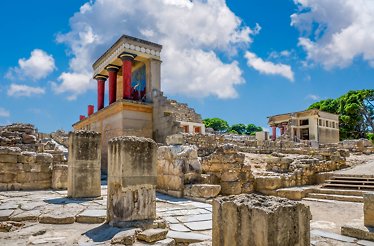 The view on the ancient Palace of Knossos on a sunny day.
