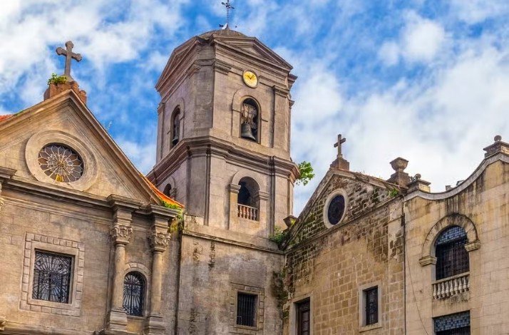 San Agustin Church is the oldest church in the Philippines, built in 1571.