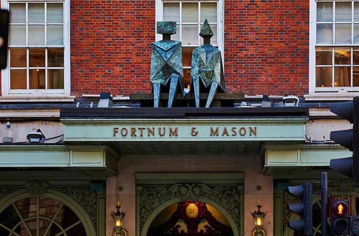 The main entrance of Fortnum & Mason, the department store located on Piccadilly in London 