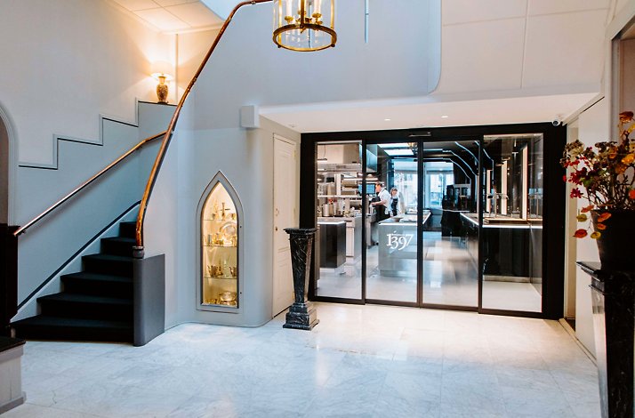 Hall of the Grand Hotel de Draak