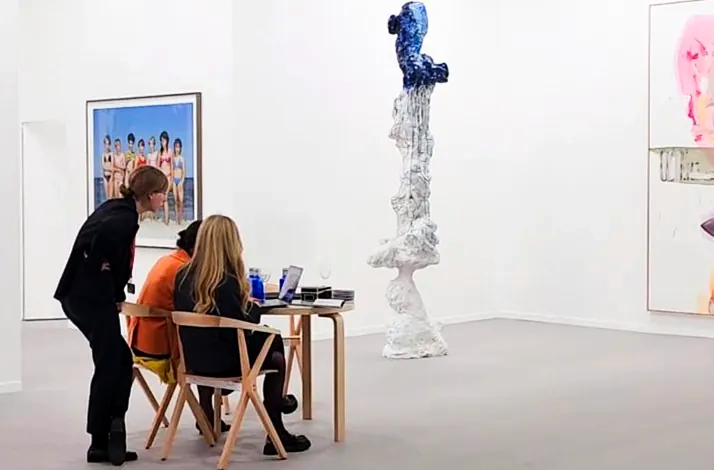 Guests enjoying a private art collection at Culto Gallery, Bogotá, Colombia.