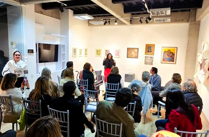 Guests on an art talk for a private art collection at Culto Gallery, Bogotá, Colombia.