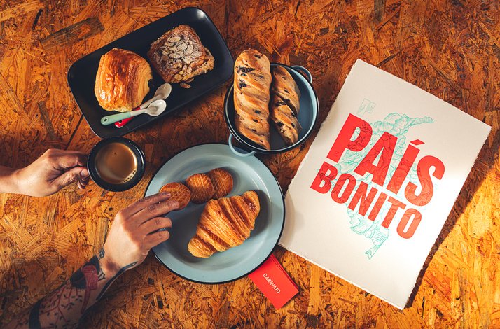 Tavo Garavato's print next to a breakfast spread