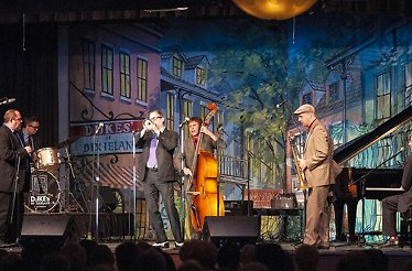 Explore New Orleans jazz clubs