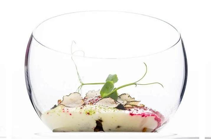 Succulent seafood served at Restaurant Plavi podrum.