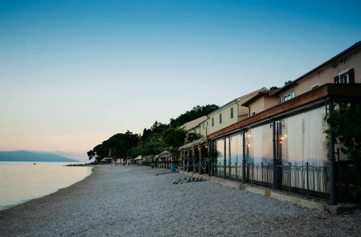 Seafront view of Konoba Zijavica in Mošćenička Draga.