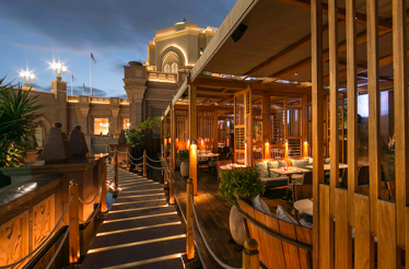 Hakkasan is a one-star Chinese restaurant in Emirates Palace.