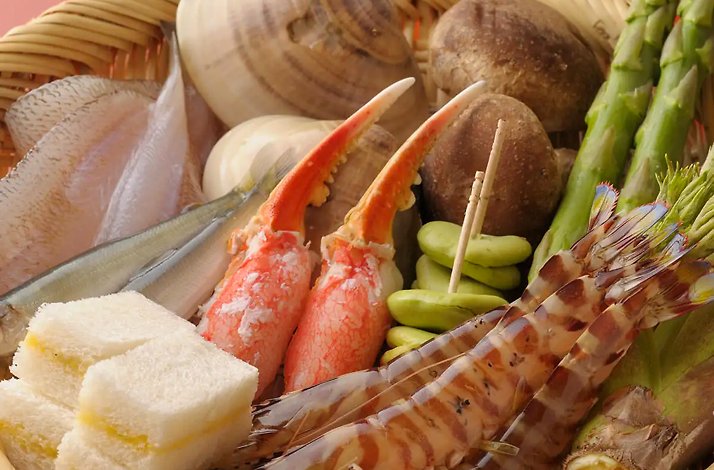 The serving of seafood at  Yanagibashi Daikokuya, a long-established restaurant founded in 1887.