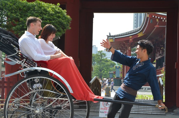 Rickshaw in front of Kaminarimon Gate in Asakusa. 