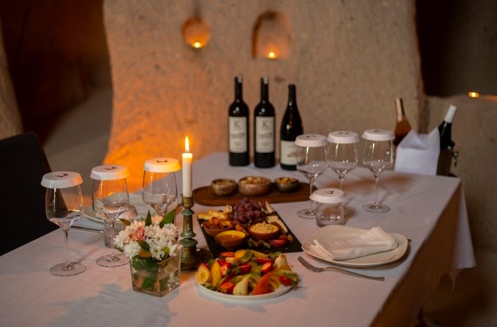 A table served for a guided wine tasting for two at Taskonaklar Hotel Cappadocia.