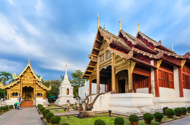Wat Phra Singh temple complex with main viharn and stupa.