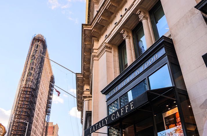 The exterior of Eataly Flatiron.