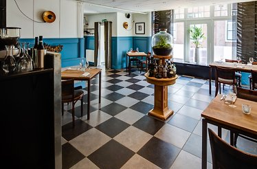 Interior of Eindeloos.