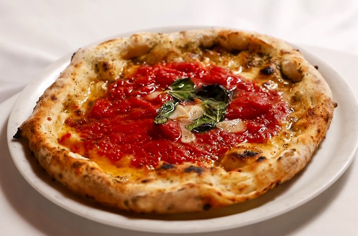 Seirinkan-style marinara pizza at Sake No Hana, New York City.