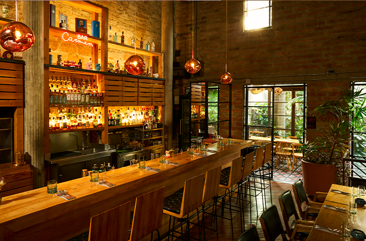 Bar Carmer: where tradition meets contemporary craft.