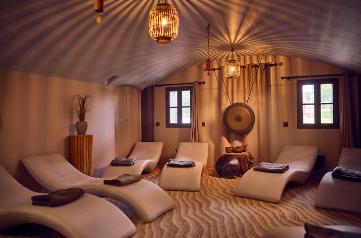 Relaxation lounge at Fort Resort Beemster.