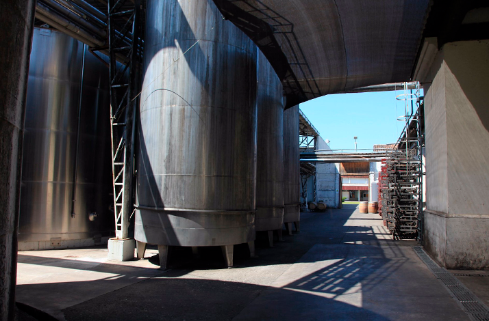 Steel wine tanks at Viña Undurraga.
