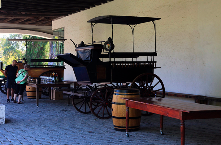 A vintage carriage on display at Viña Undurraga.