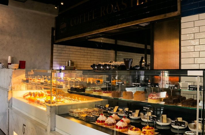 In-house sorts of bakery display of Giotto Cafe Tashkent.