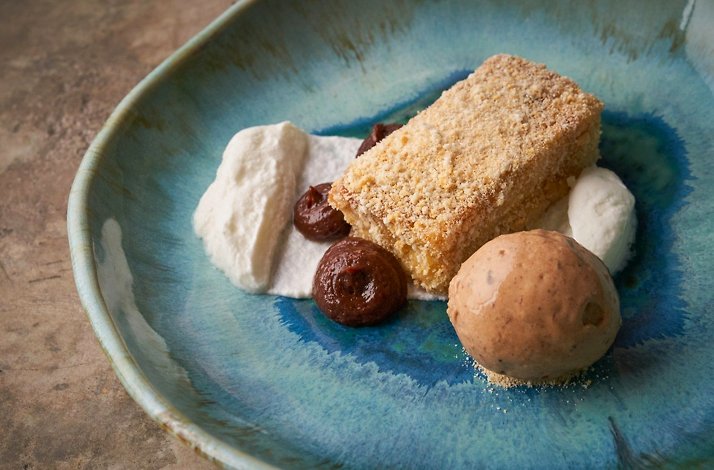 Carmen - Refined dessert plated on hand-glazed turquoise ceramic