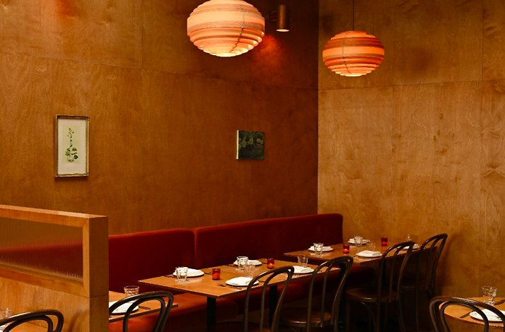 Tables served for guests at Ètra.