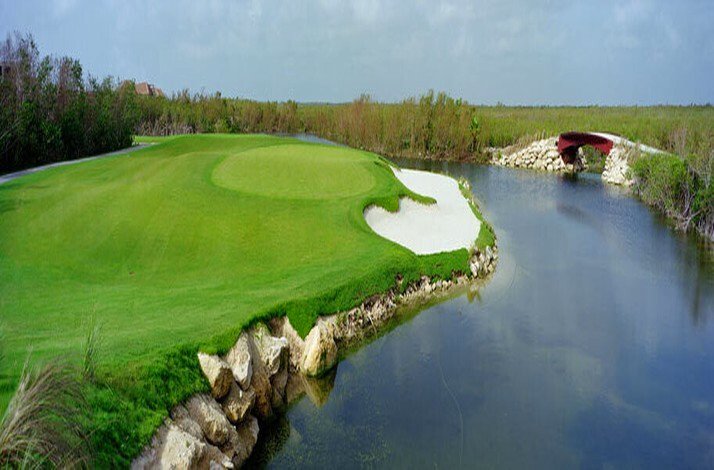 Aerial view of El Camaleón Golf Club green at Mayakoba.