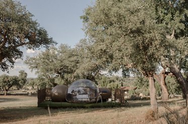 Outdoor private bubble suite at Finca El Cortiñal.